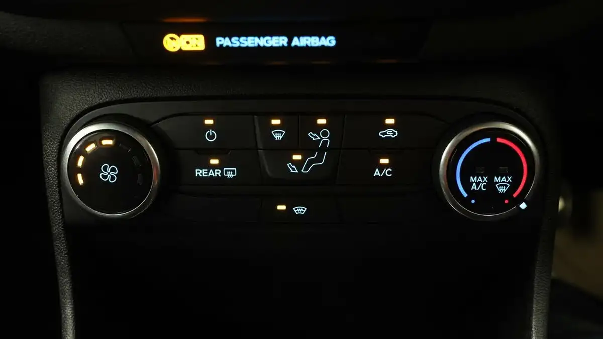 2018-ford-fiesta-10t-st-line-140ps-3d-big-11