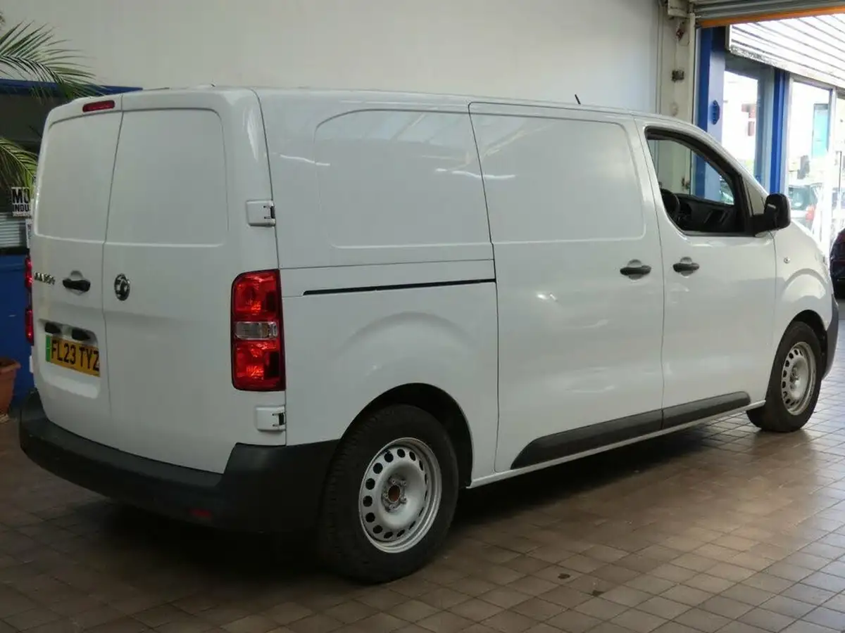 2023-vauxhall-vivaro-e-3100-75kwh-l1h1-prime-panel-van-big-12
