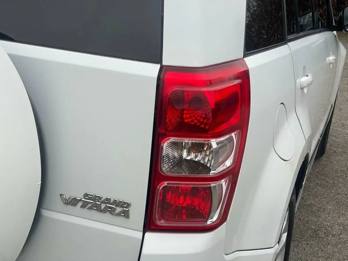 2014-suzuki-grand-vitara-24-sz5-big-35
