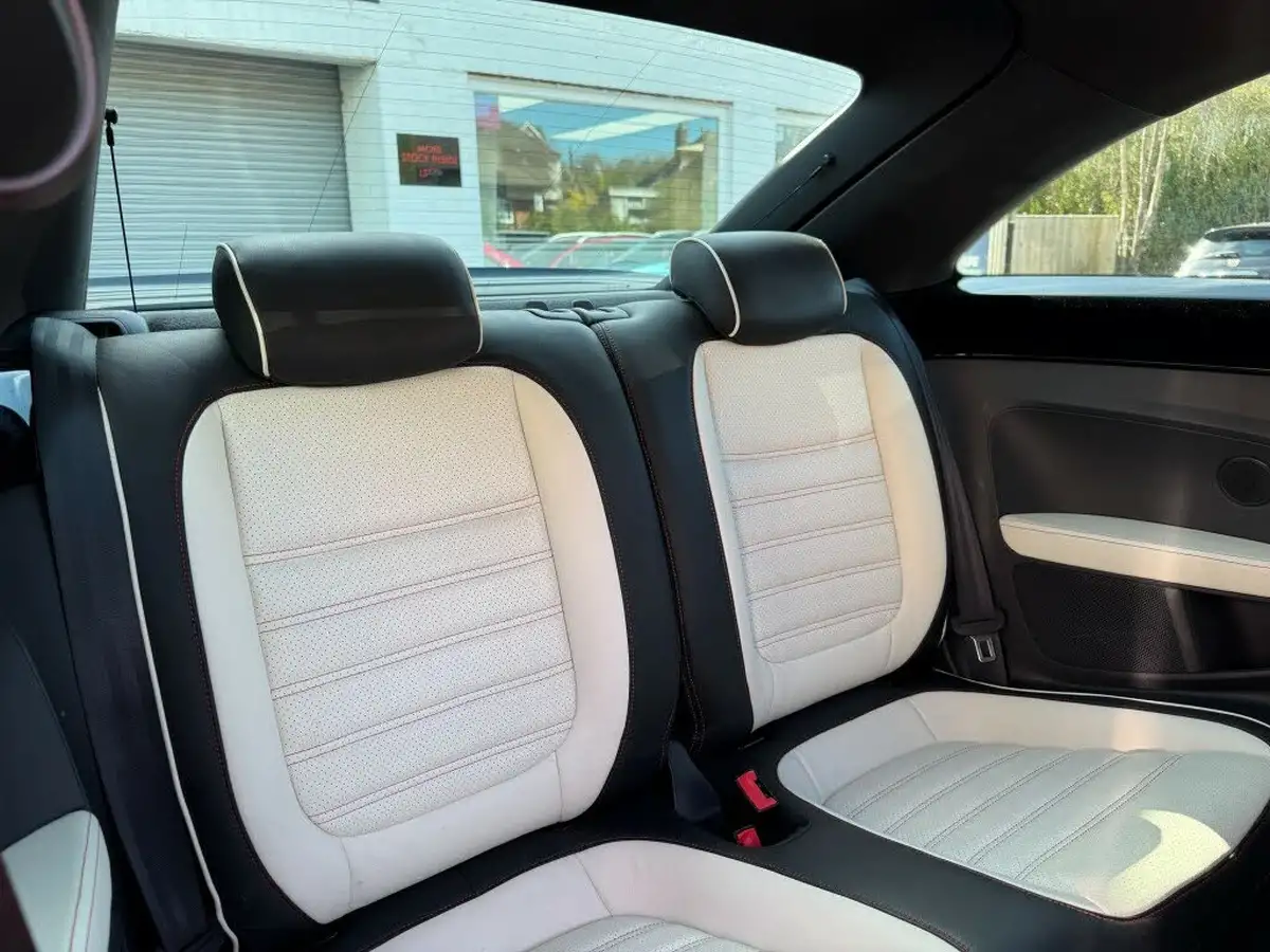 2014-volkswagen-beetle-20-turbo-silver-tsi-210ps-dsg-big-18