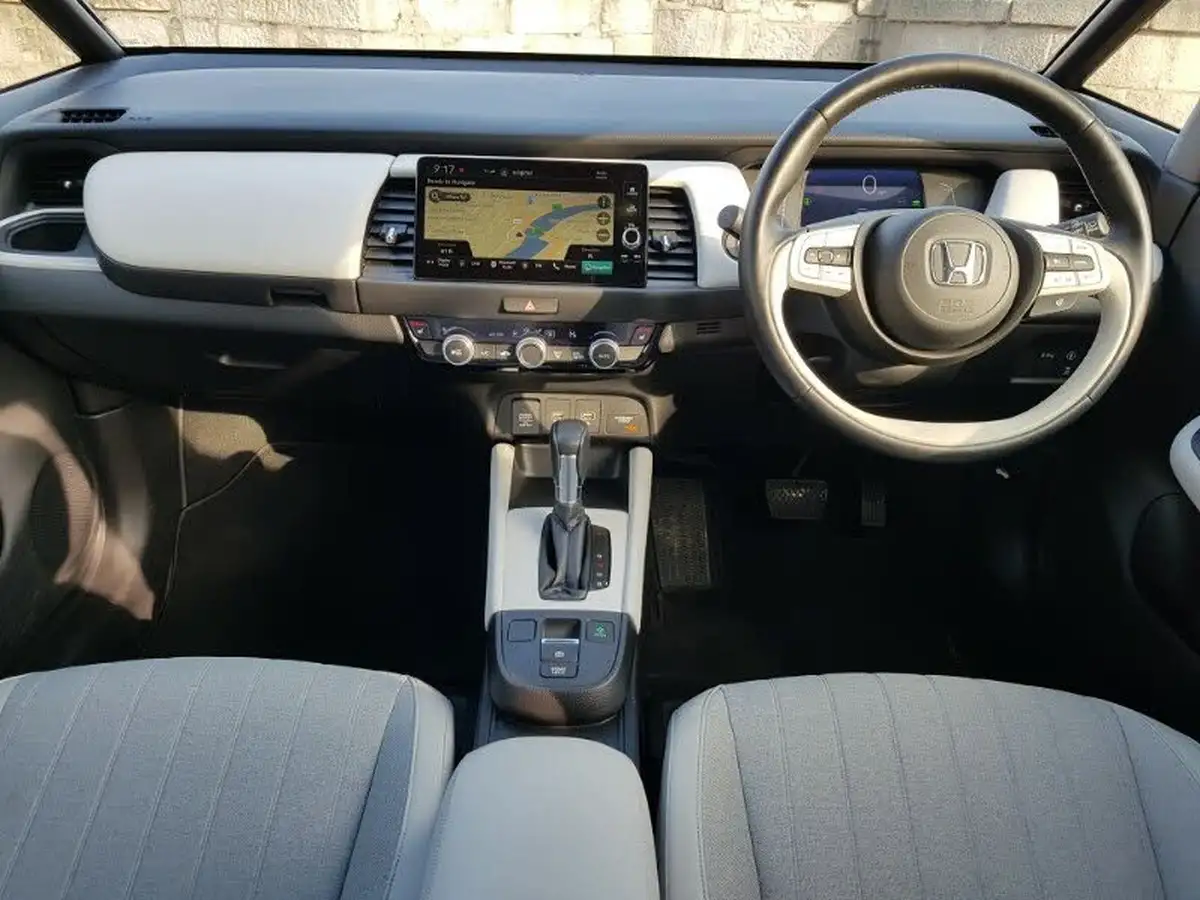 2022-honda-jazz-15-i-mmd-ex-107ps-big-2