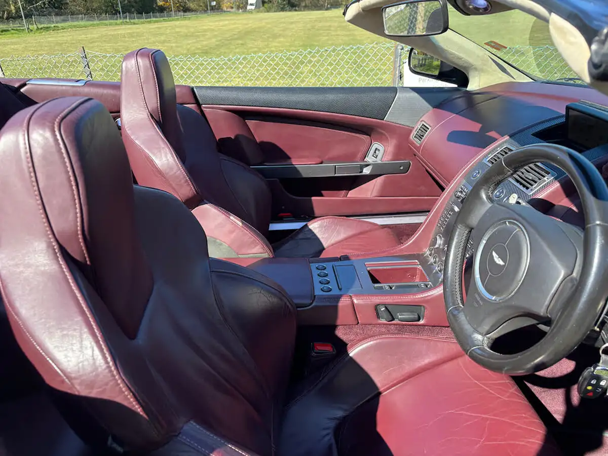 2005-aston-martin-db9-59-touchtronic-big-9