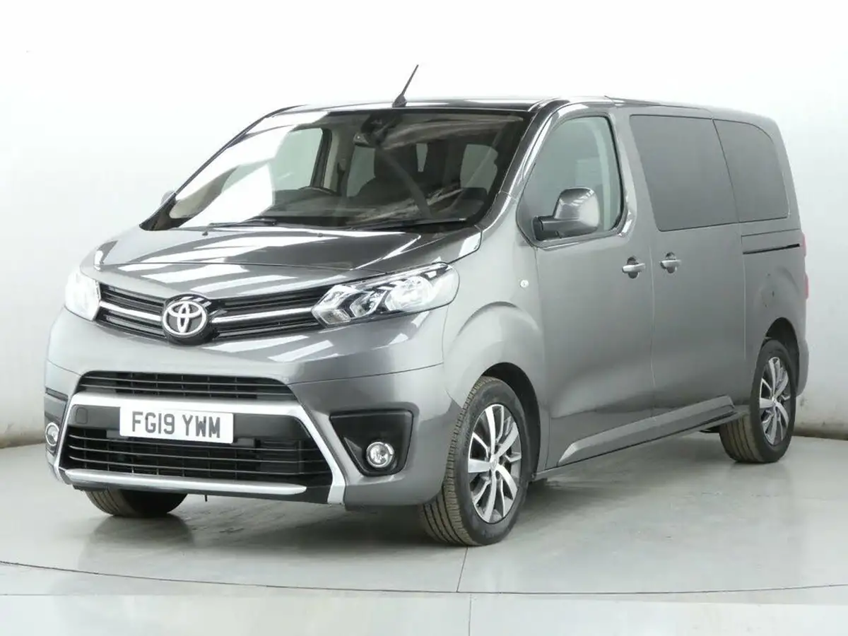 2019-toyota-proace-verso-20d-family-150ps-l1ss-big-3