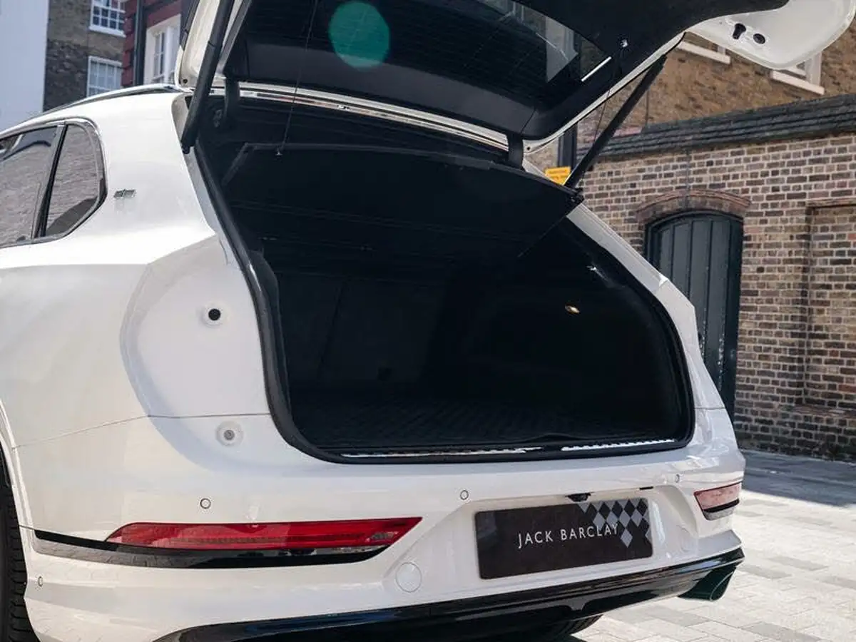 2019-bentley-bentayga-40-v8-big-64