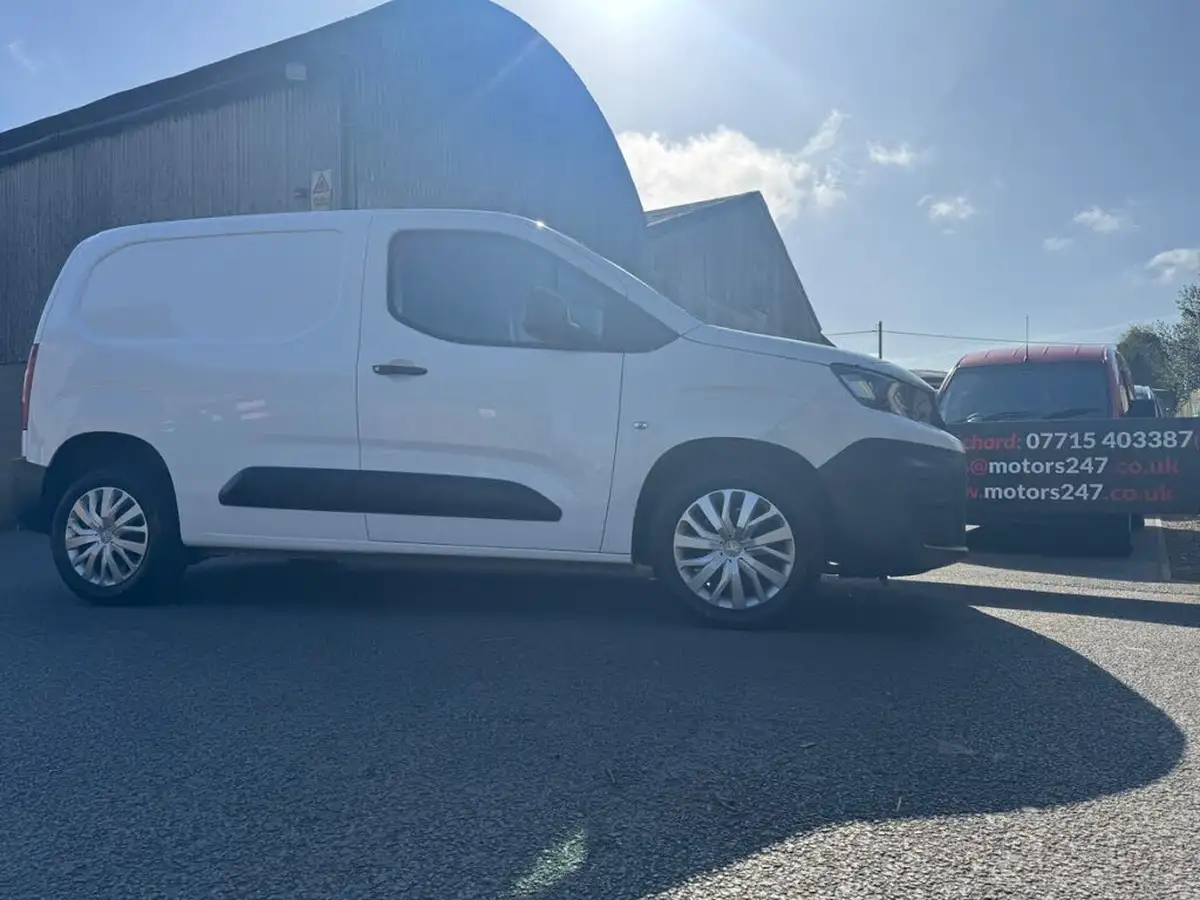 2021-peugeot-partner-15-bluehdi-1000-professional-100ps-eu6dt-panel-big-46