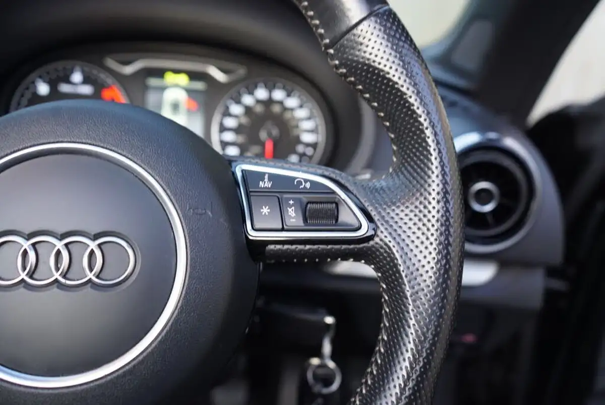 2015-audi-a3-cabriolet-20-tdi-s-line-150ps-big-52