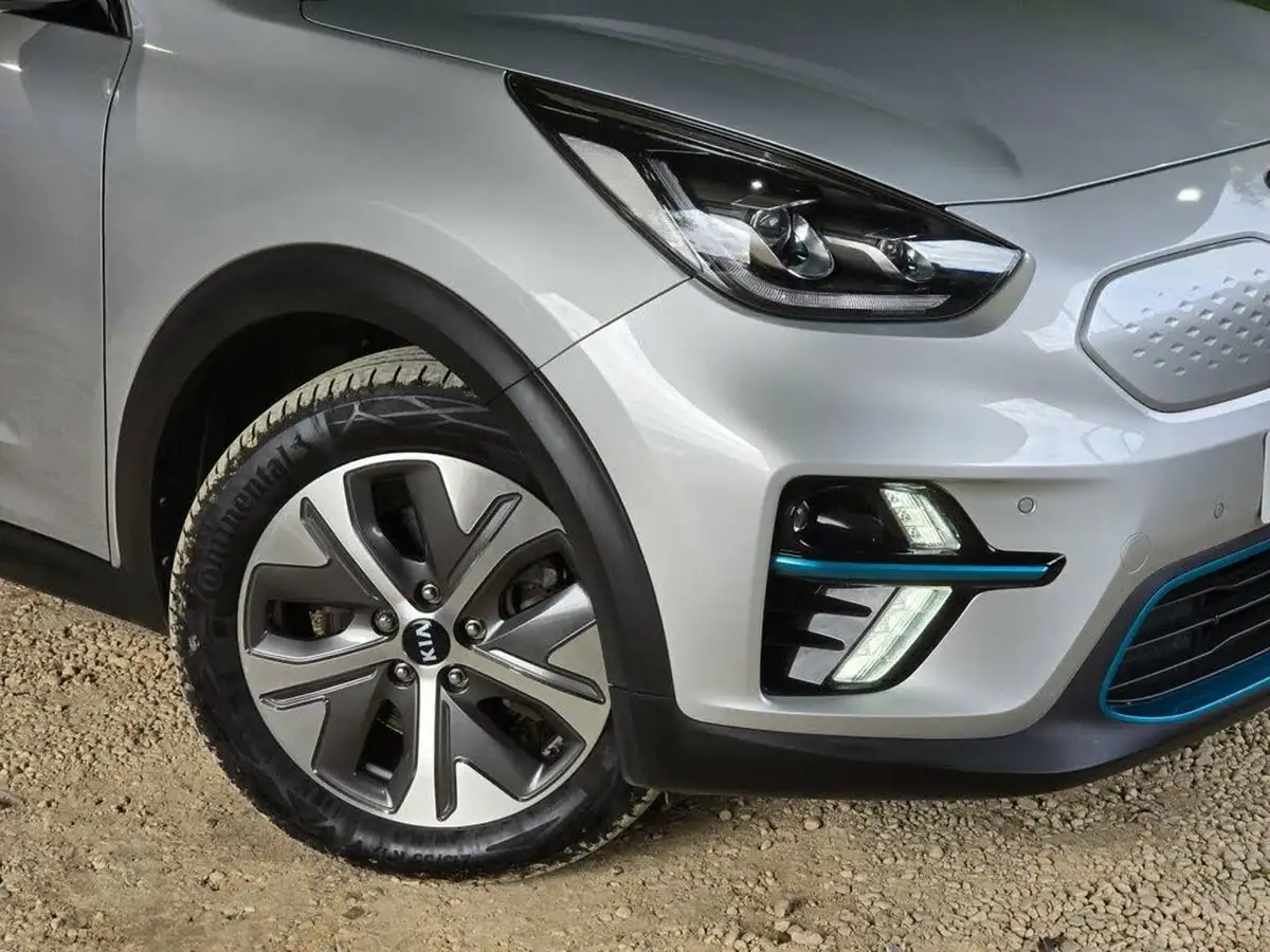 2020-kia-e-niro-ev-4-big-15