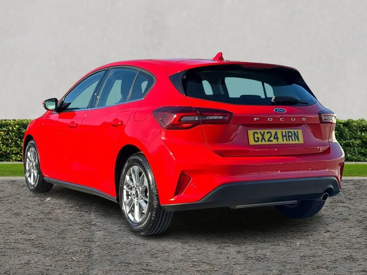 2024-ford-focus-10t-titanium-125ps-hatchback-big-4