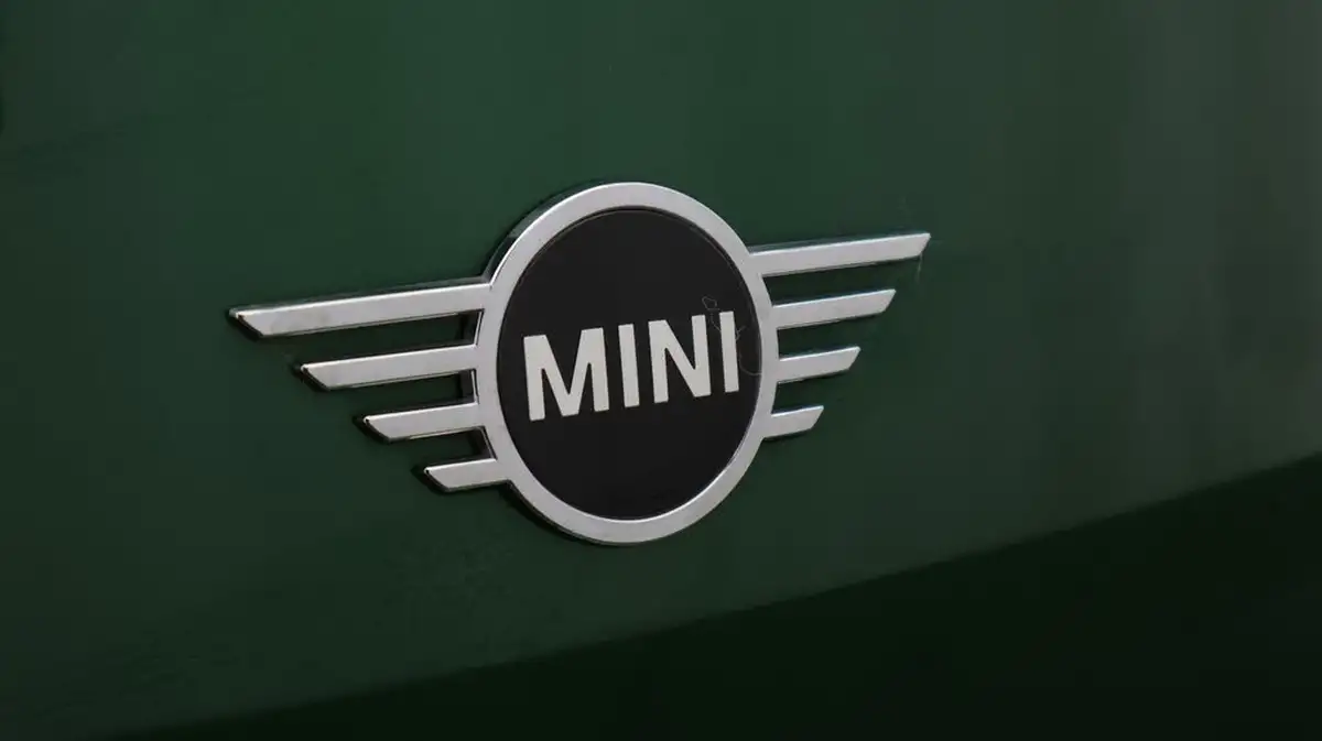 2022-mini-clubman-15-cooper-classic-big-20