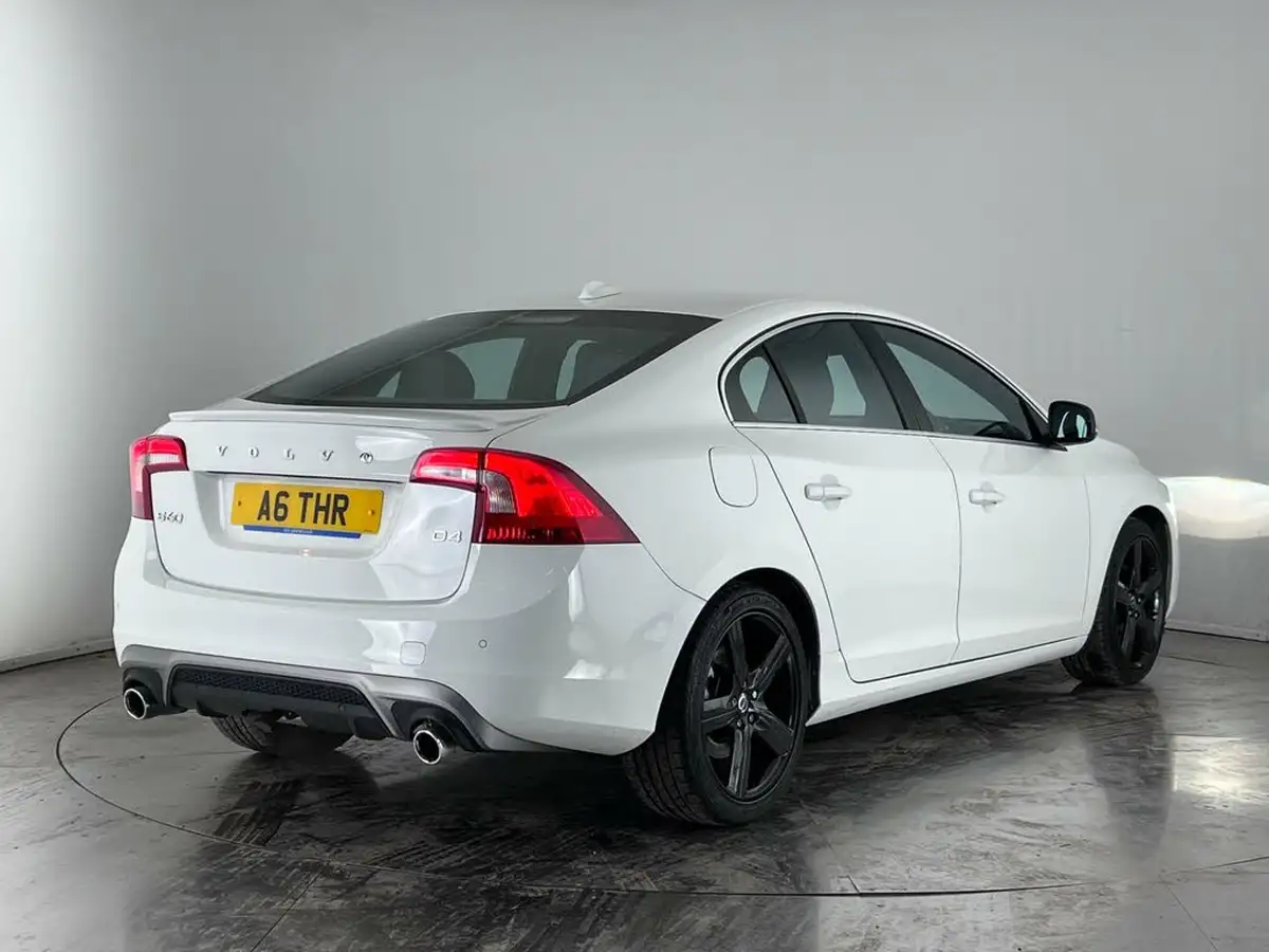 2017-volvo-s60-20td-d4-r-design-lux-geartronic-big-5