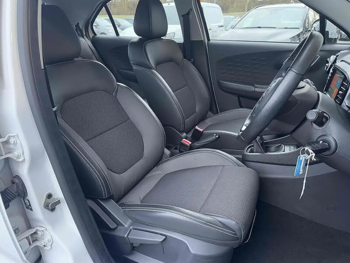2023-mg-mg3-15-vti-tech-exclusive-nav-big-24