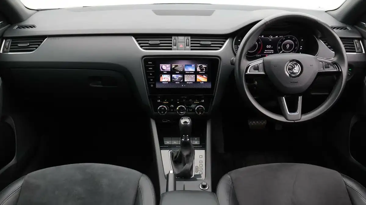 2019-skoda-octavia-20-tsi-laurin-klement-hatchback-big-13