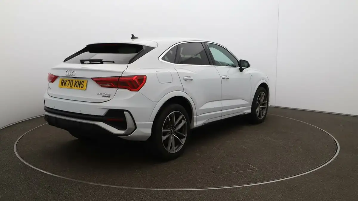 2020-audi-q3-20-45-tfsi-s-line-sportback-big-52