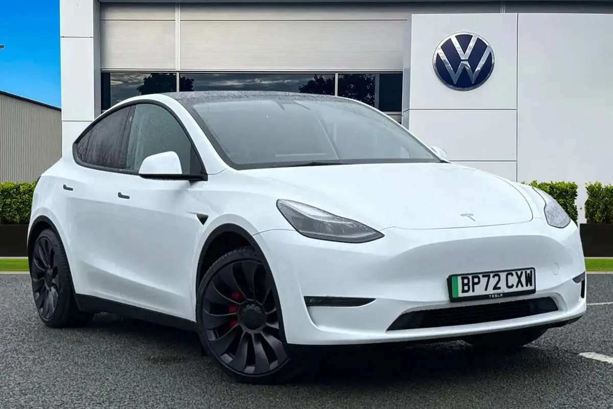2023-tesla-model-y-e-performance-big-0