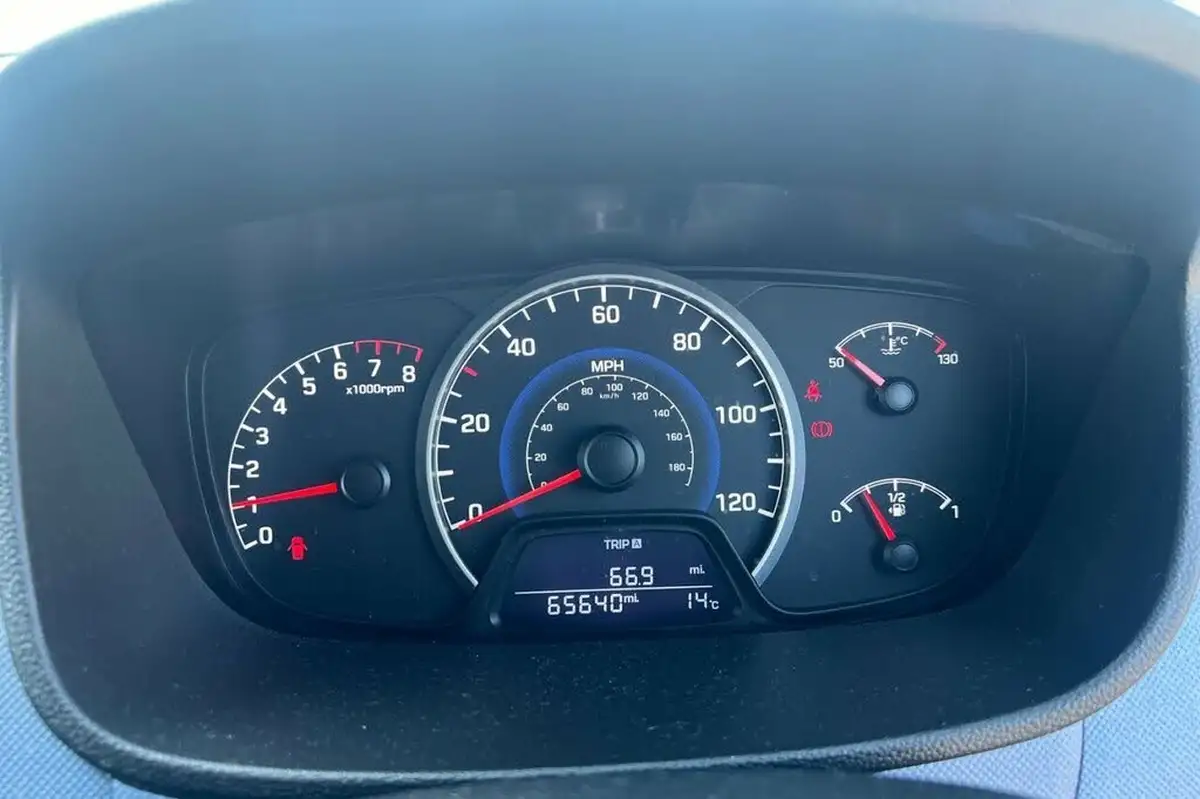 2016-hyundai-i10-10-se-big-14