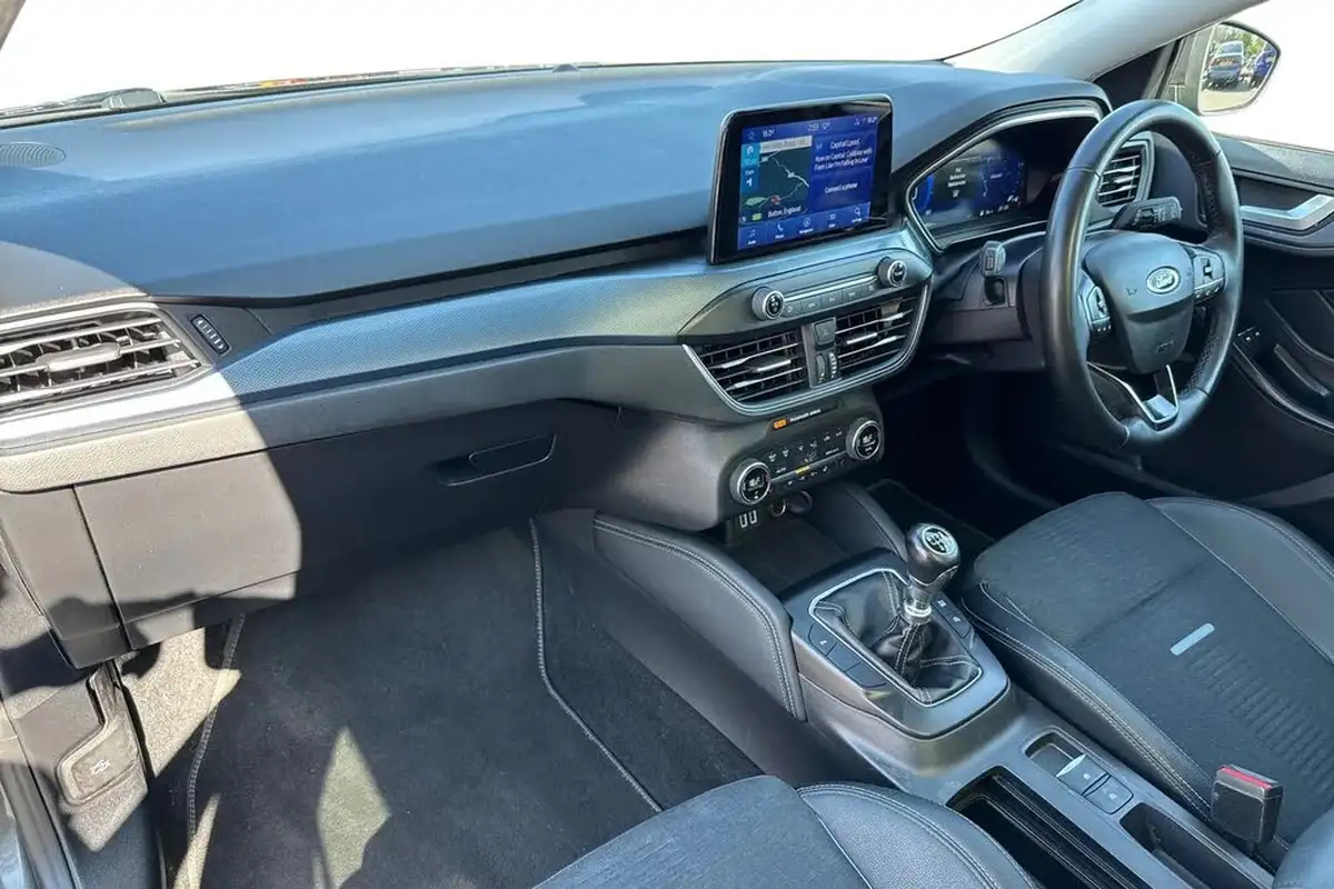 2022-ford-focus-big-8