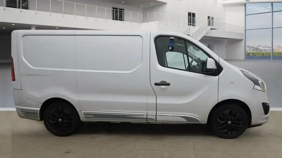 2018-vauxhall-vivaro-16cdti-2700-l1h1-125pseu6-biturbo-ss-ecotec-big-3