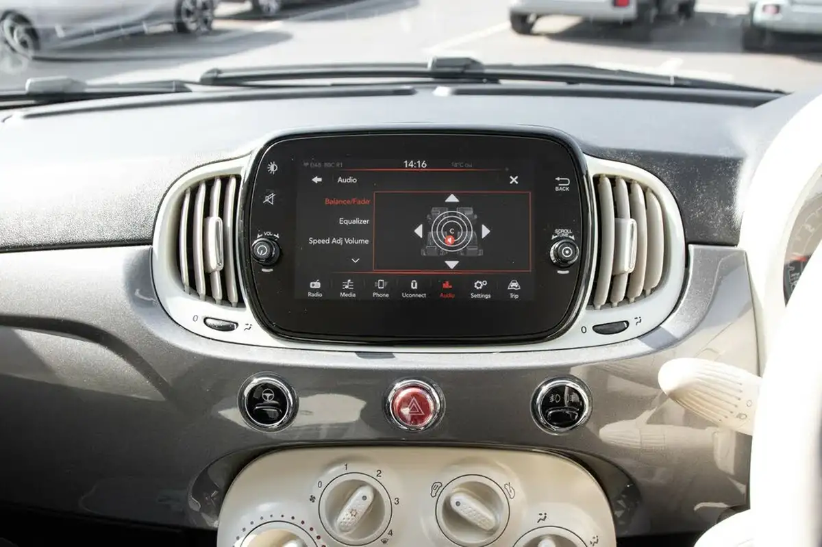 2019-fiat-500-12-lounge-big-25