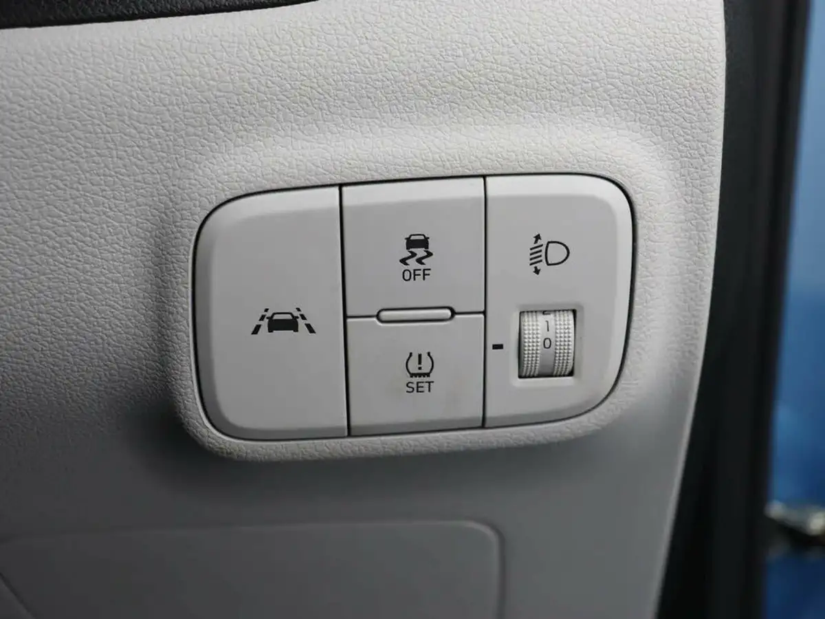2021-hyundai-i10-10-premium-big-31