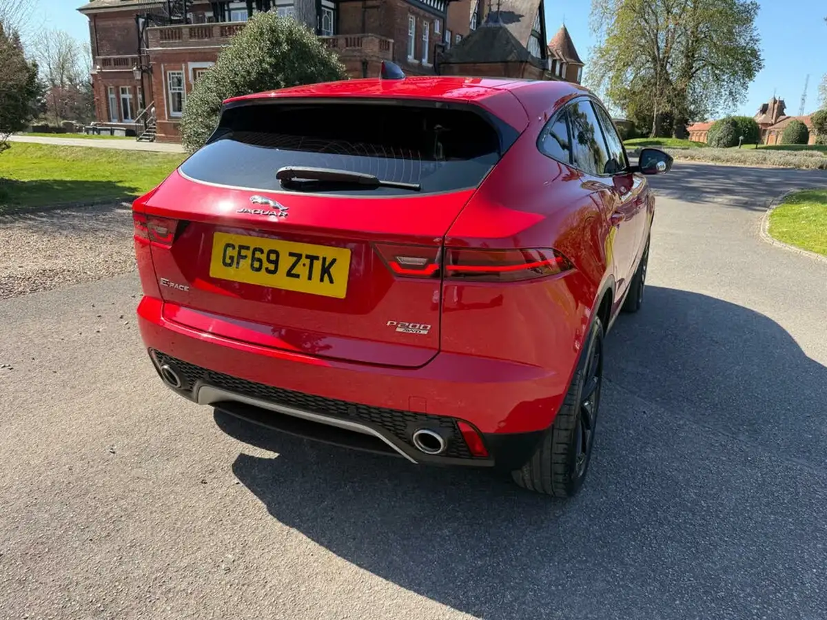 2019-jaguar-e-pace-20-i4-s-big-10