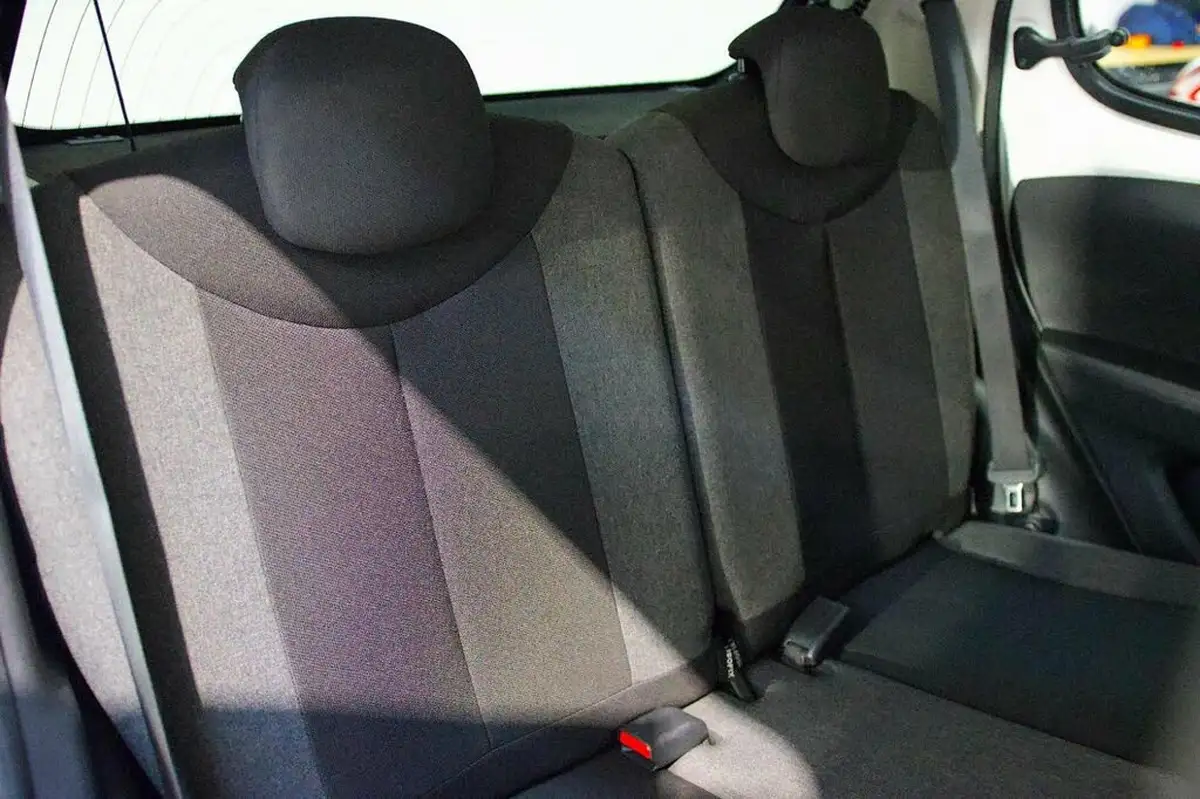 2016-citroen-c1-12-puretech-flair-82ps-5d-big-14