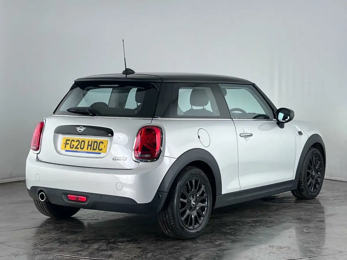 2020-mini-cooper-15-cooper-classic-nav-hatchback-3d-big-4