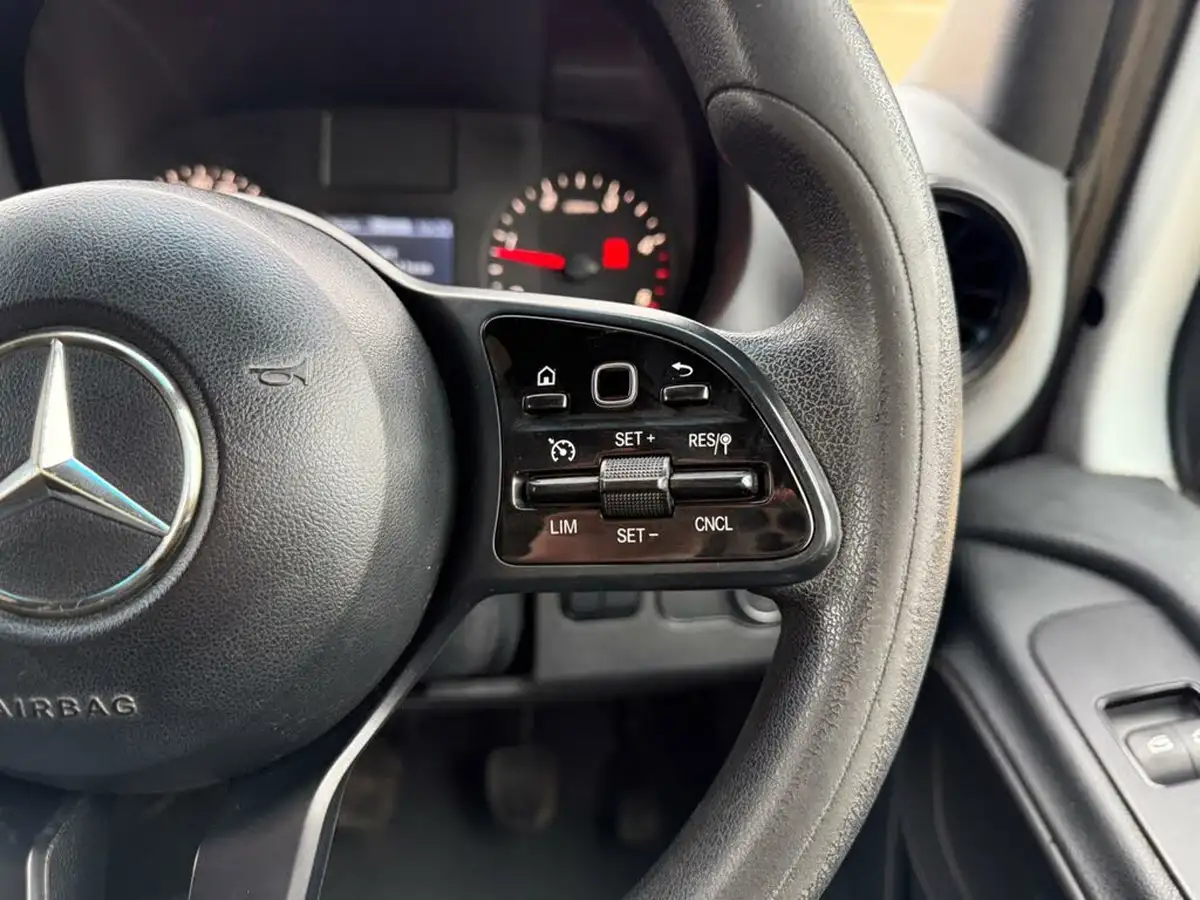 2018-mercedes-benz-sprinter-21cdi-311-l2h1-panel-van-rwd-eco-gear-360-big-34