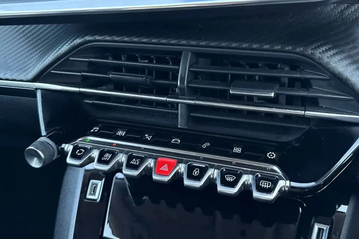 2020-peugeot-208-12-puretech-allure-premium-100bhp-big-50