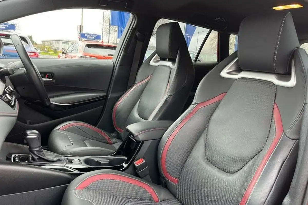 2022-toyota-corolla-18-vvt-i-excel-120bhp-trk-touring-sports-big-18