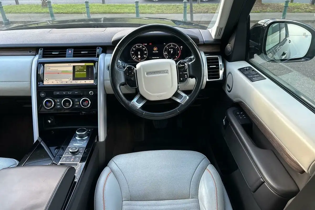 2018-land-rover-discovery-30-sd-v6-hse-luxury-big-48