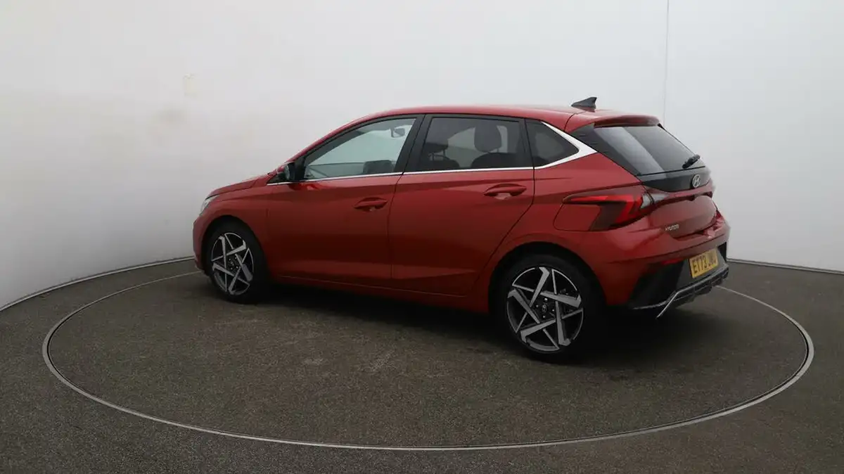 2024-hyundai-i20-10-t-gdi-premium-two-tone-roof-big-34