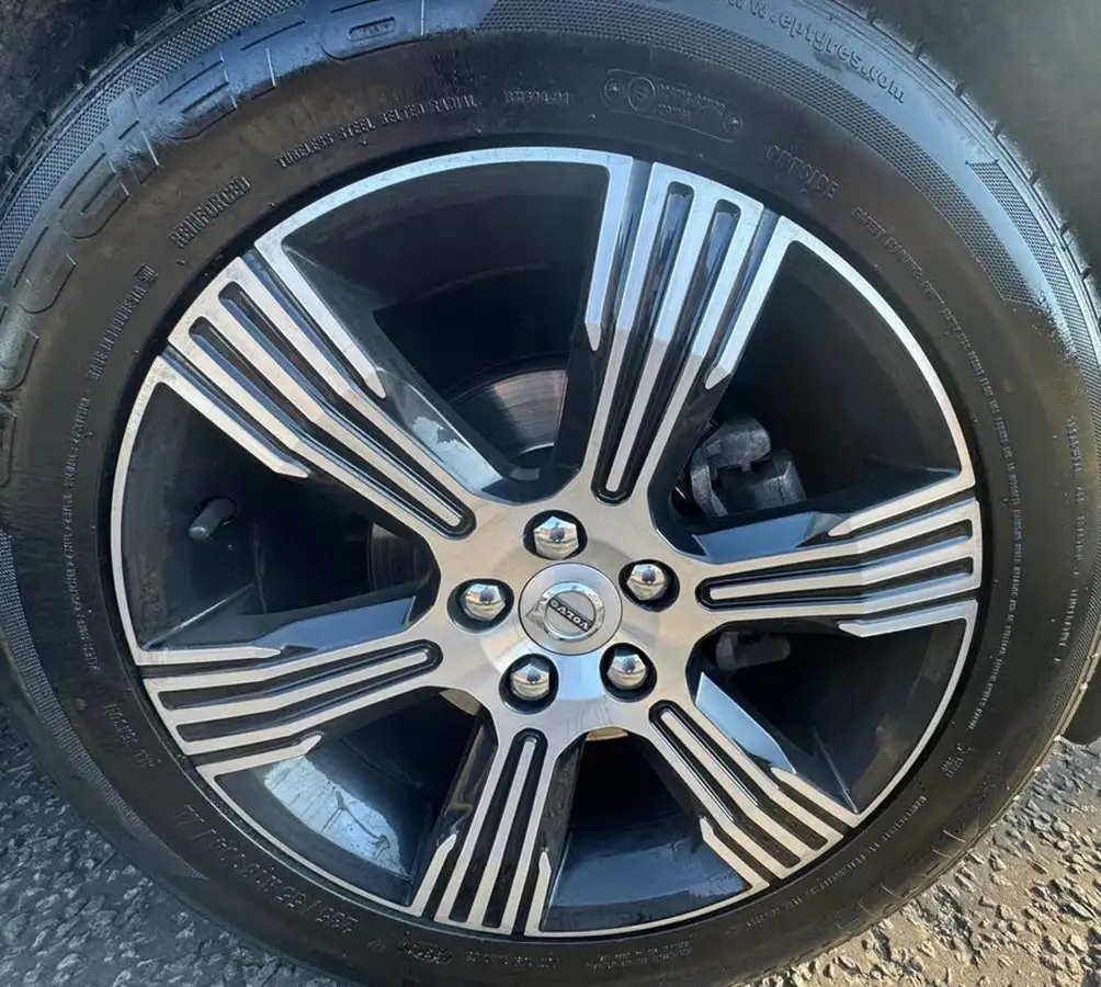 2018-volvo-xc40-20td-d3-inscription-big-12