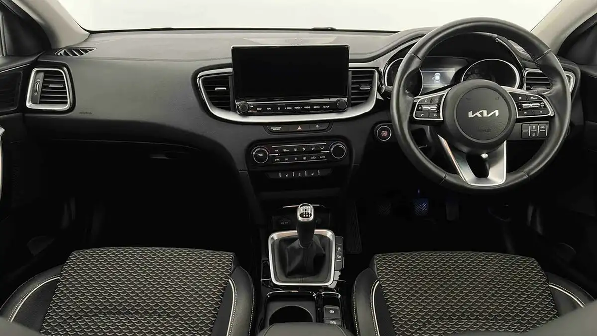 2022-kia-xceed-15-t-gdi-3-big-9