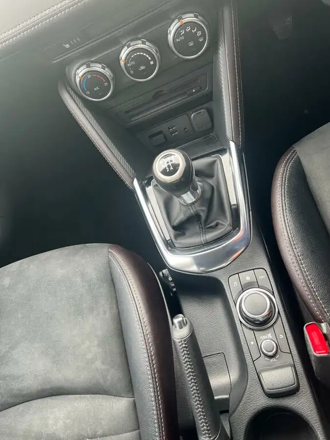 2017-mazda-mazda2-15-gt-big-24
