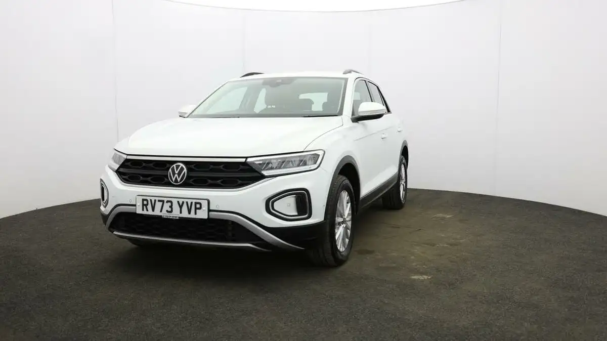 2023-volkswagen-t-roc-10-tsi-life-big-31