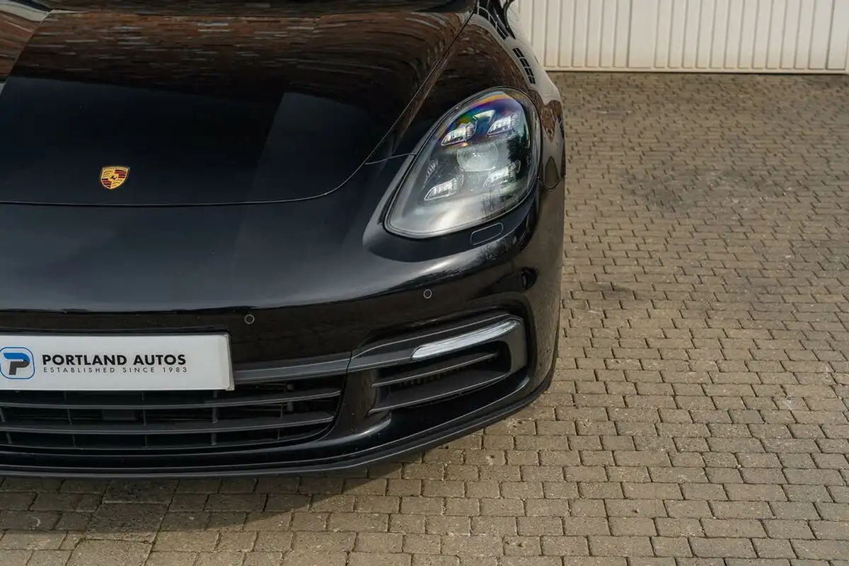 2020-porsche-panamera-30-4-10-years-edition-sport-turismo-big-10