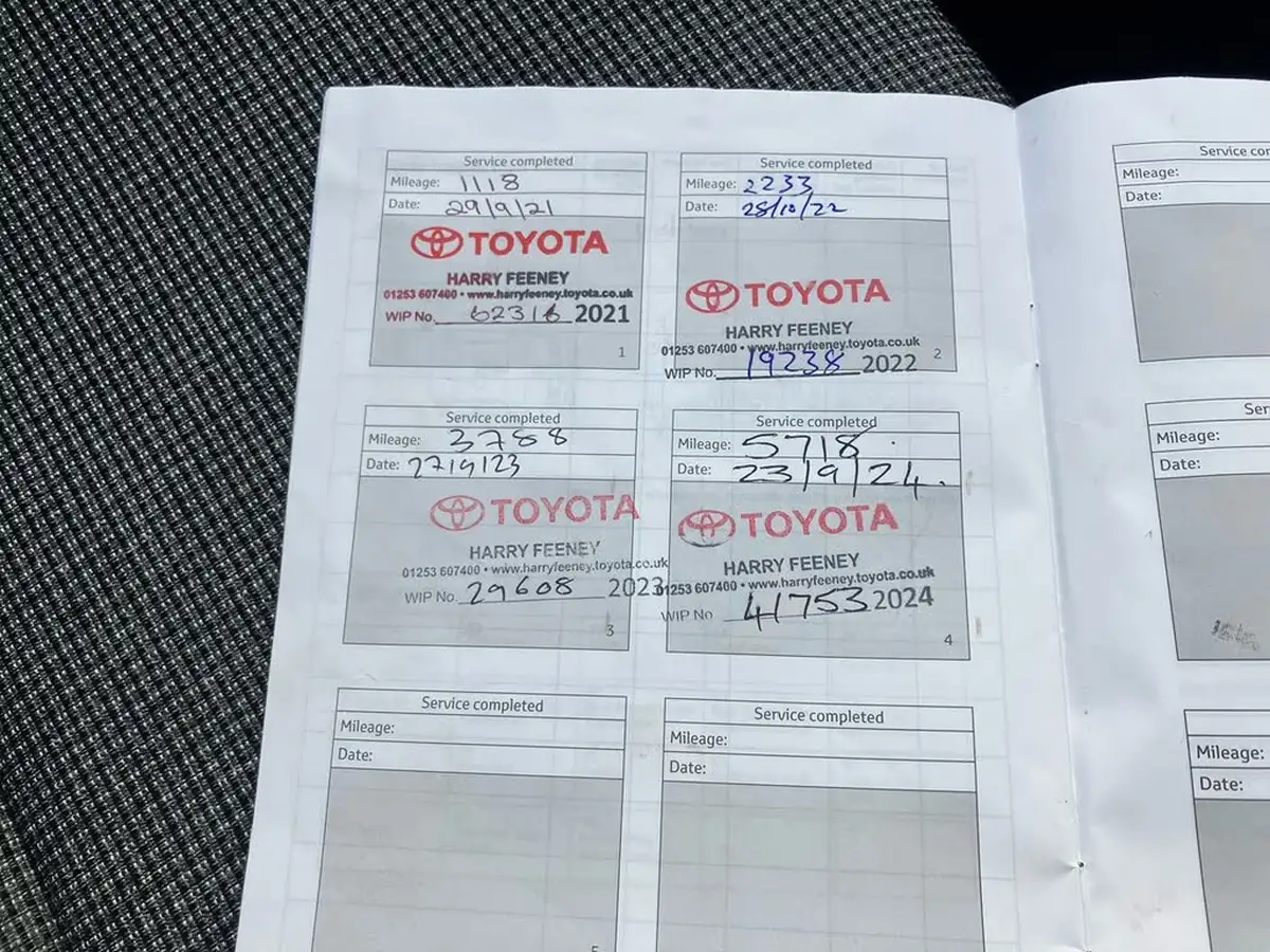 2020-toyota-yaris-15-vvt-i-y20-98bhp-hybrid-1497cc-e-cvt-big-42