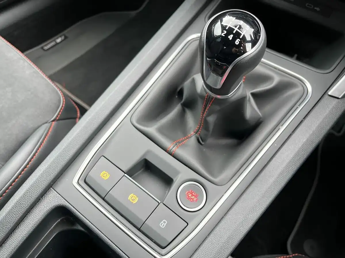 2024-seat-leon-15-tsi-fr-sport-hatchback-big-22