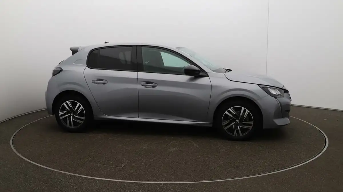 2023-peugeot-208-12-puretech-allure-premium-130ps-eat8-big-47