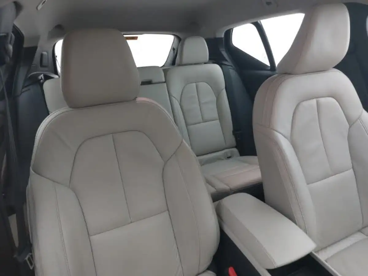 2021-volvo-xc40-15-t5-inscription-262bhp-big-18