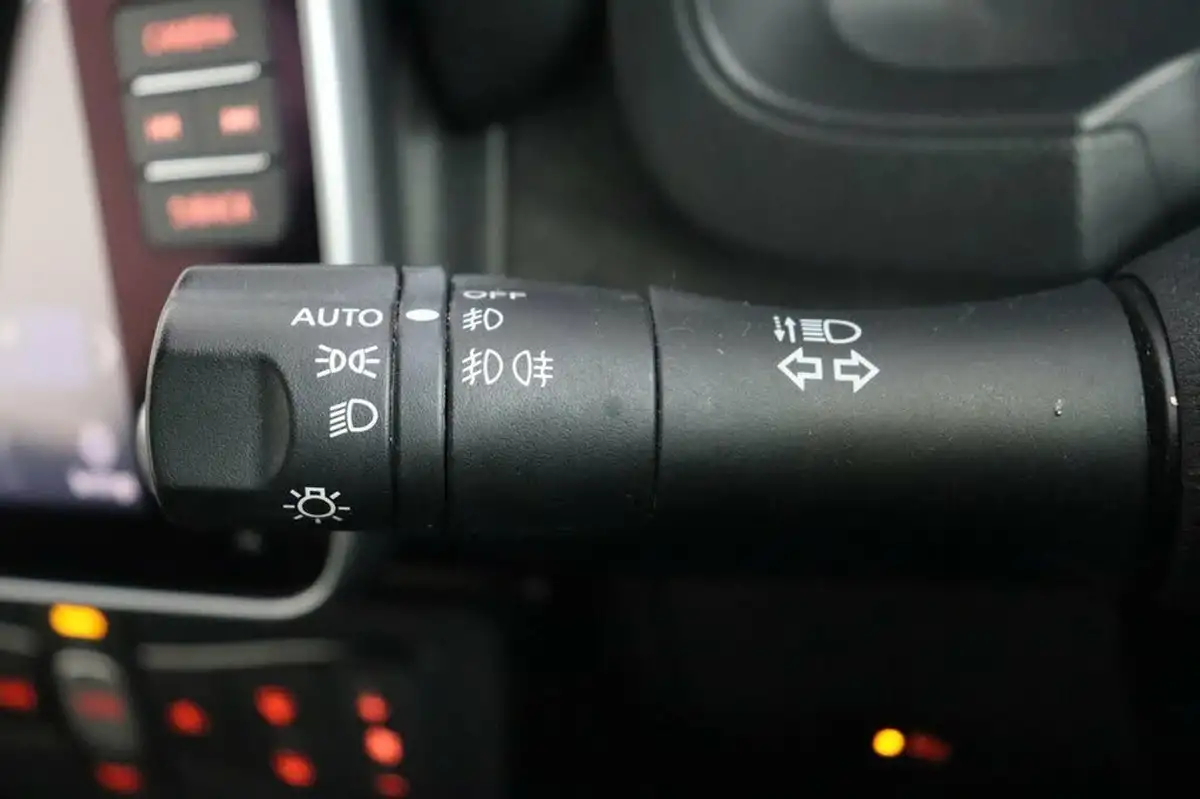 2019-nissan-leaf-e-n-connecta-big-26