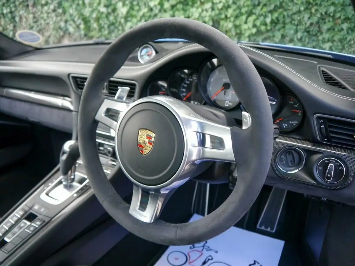 2015-porsche-911-38-carrera-gts-coupe-pdk-big-34