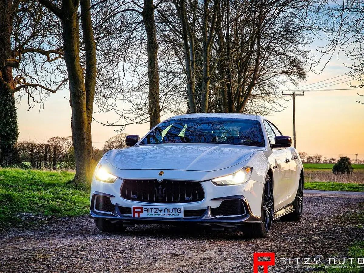 2015-maserati-ghibli-30-s-big-54