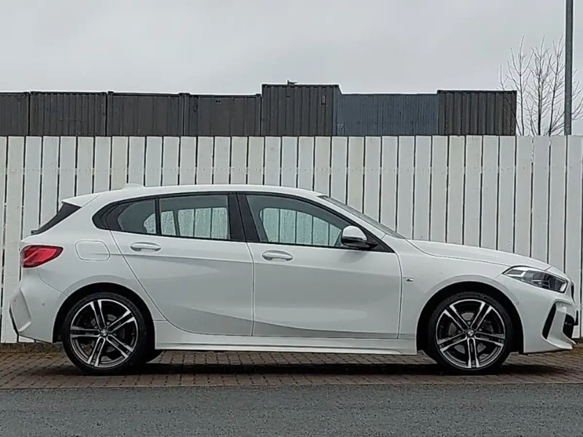 2022-bmw-1-series-15-118i-m-sport-lcp-dct-big-2