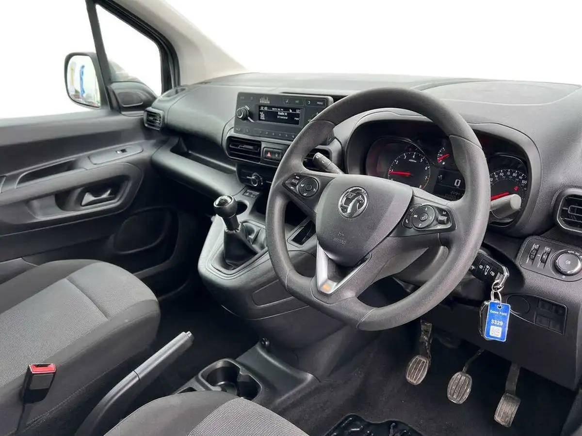 2021-vauxhall-combo-15cdti-dynamic-2300-100pseu6dt-l1h1-panel-big-12