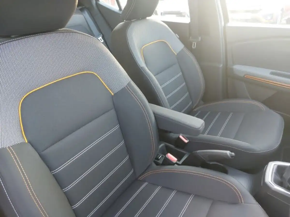 2022-dacia-sandero-stepway-10-tce-comfort-90bhp-big-12
