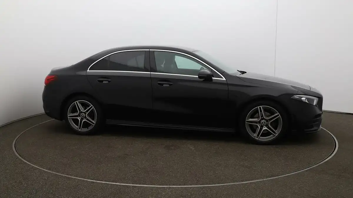 2020-mercedes-benz-a-class-15d-a180d-amg-line-saloon-4d-7g-dct-big-39