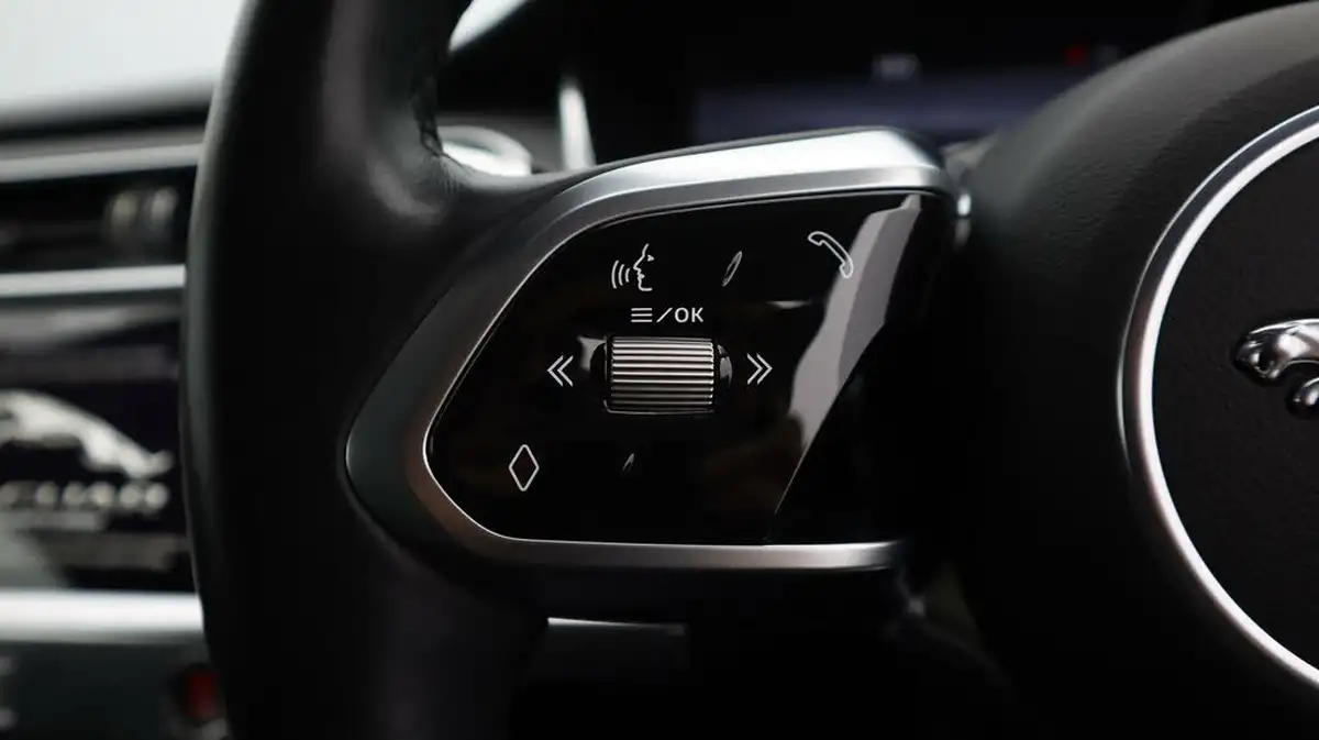2019-jaguar-i-pace-ev400-hse-big-24