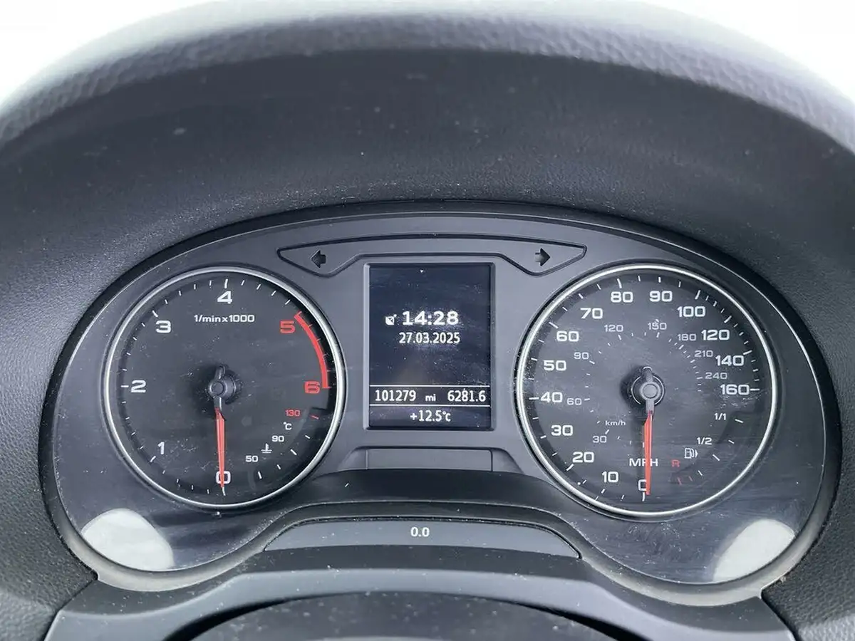 2013-audi-a3-16td-se-sportback-5d-big-38