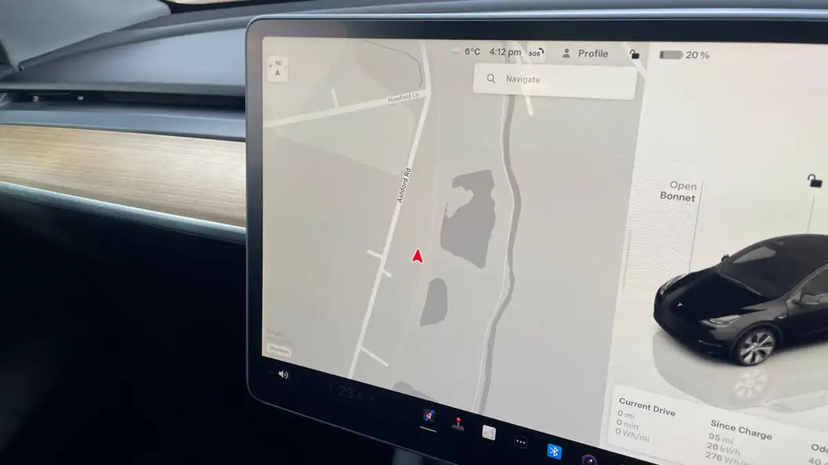 2022-tesla-model-y-e-long-range-big-25